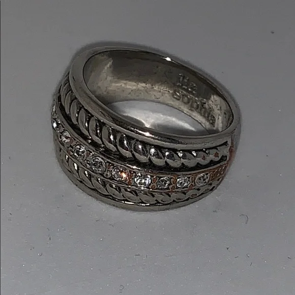 Lia Sophia Silver and Rhinestone Ring Sz 9 - Picture 2 of 4